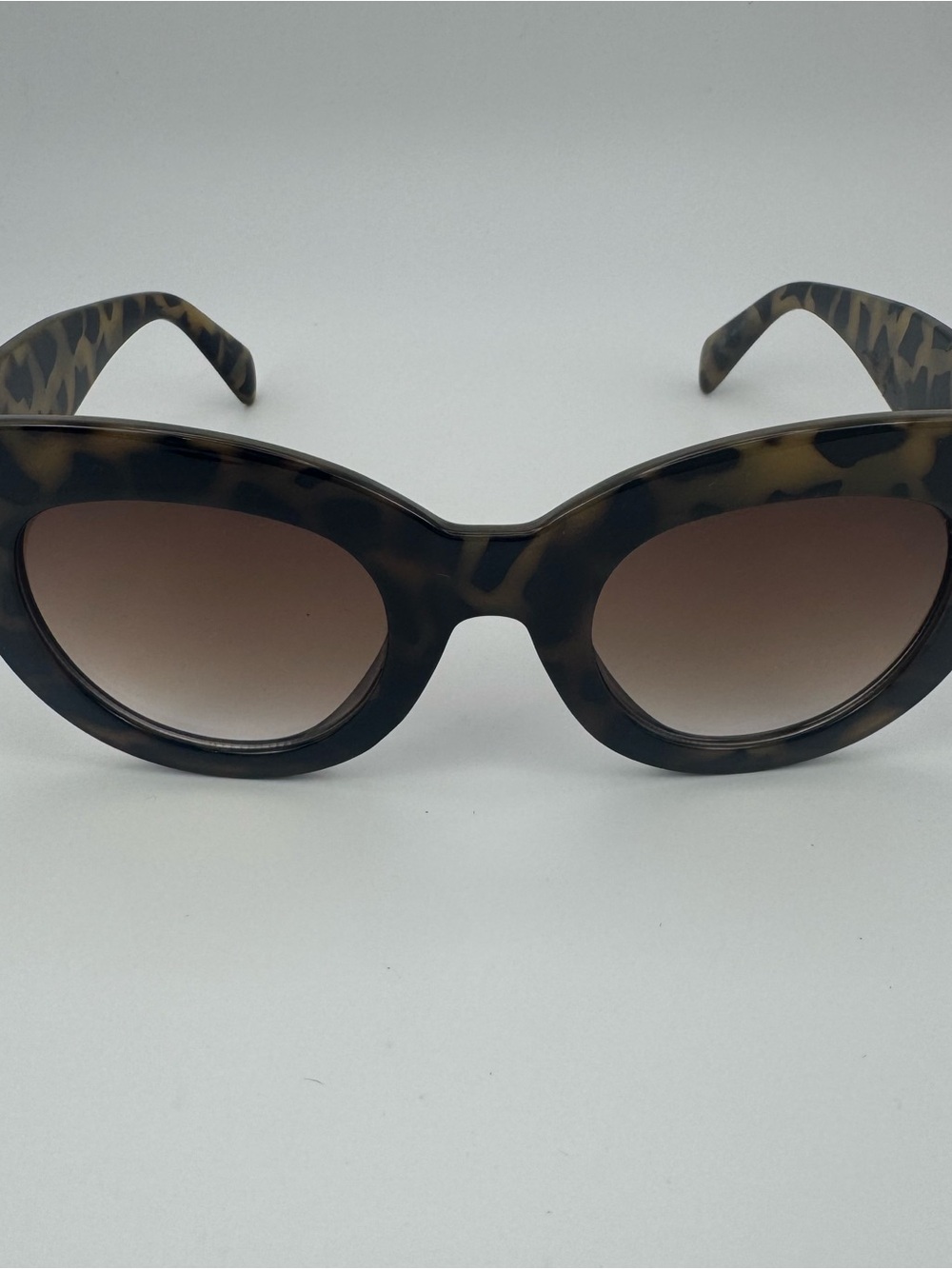 Tortoiseshell Cat Eye Sunglasses Brown Gradient Lens Oversized